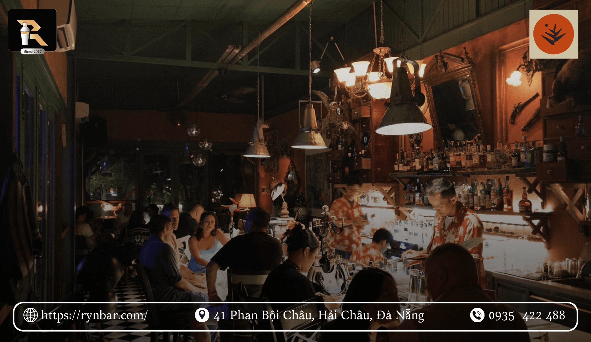 Không gian sang trọng tại Firebirds Cocktail & More